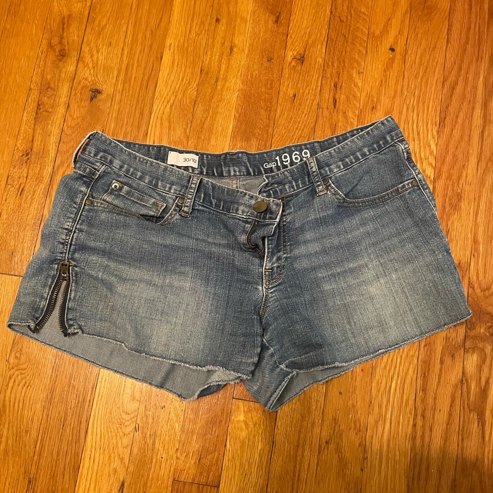 Gap Denim Cutoffs Size 10/30
